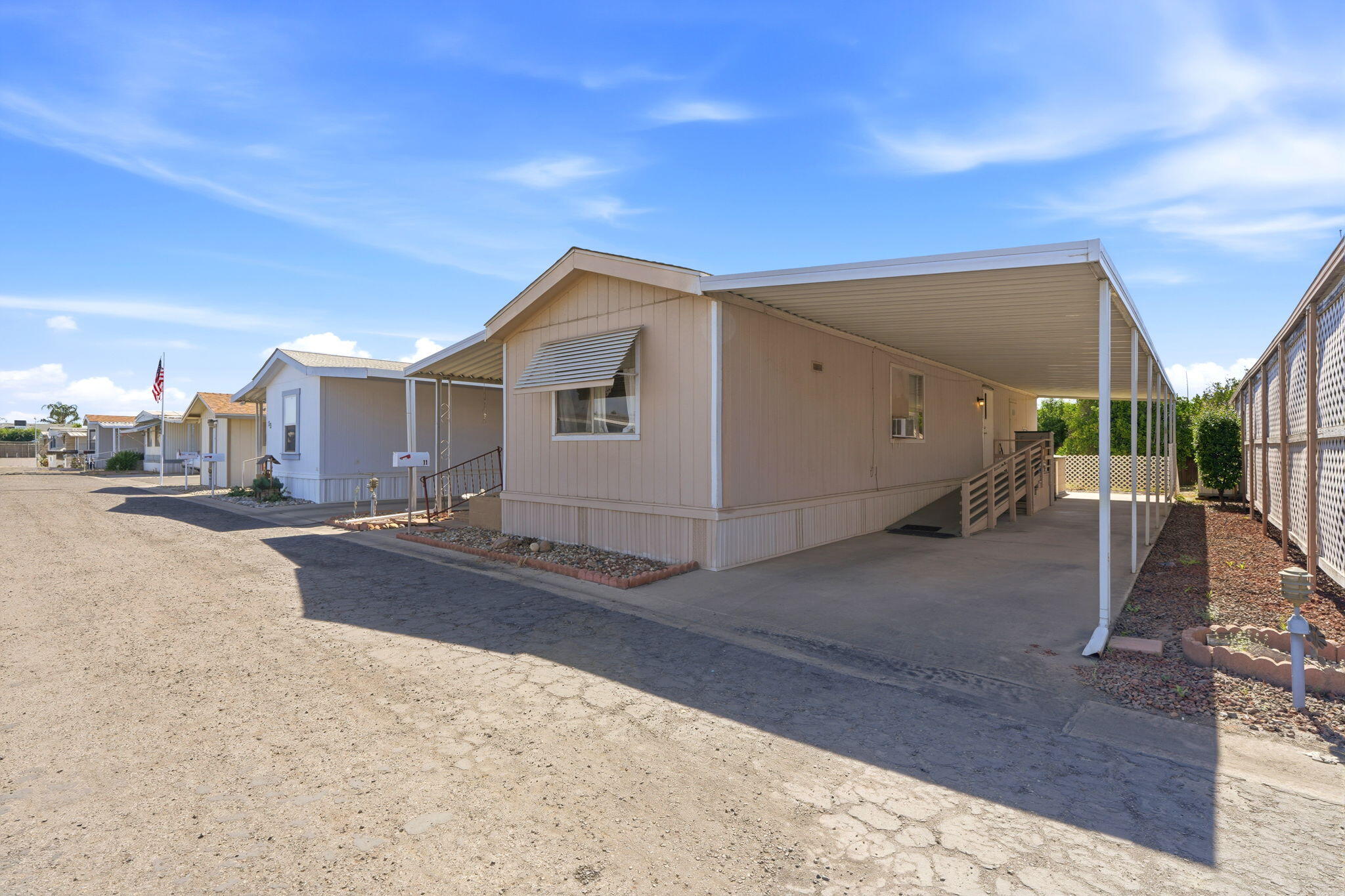 550 W Hermosa Street, 11