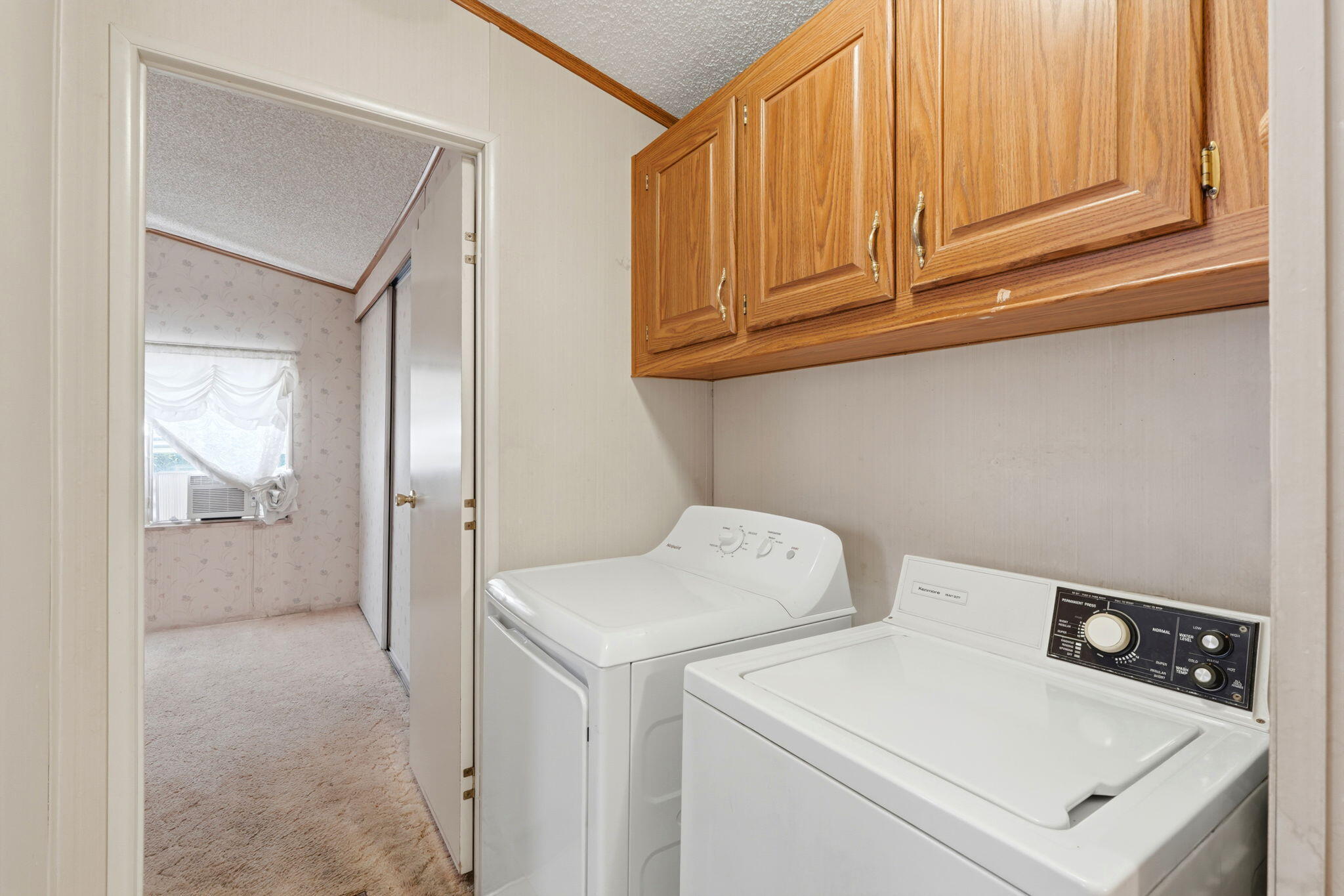 550 W Hermosa Street, 11