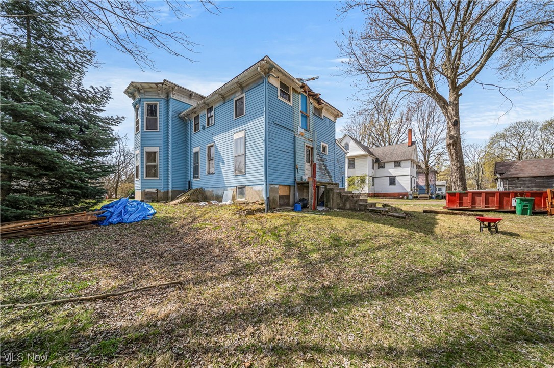 371 W Main Street