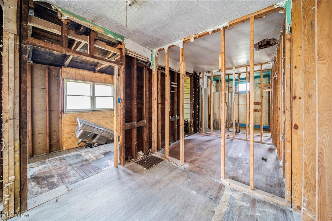 371 W Main Street