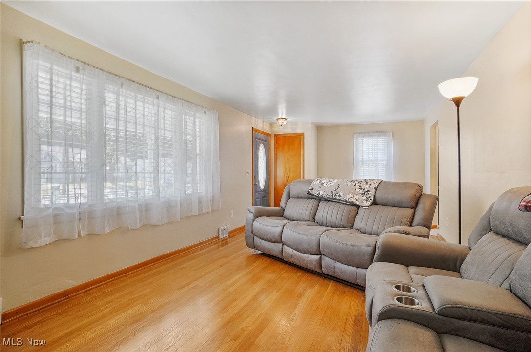 319 Hosford Avenue