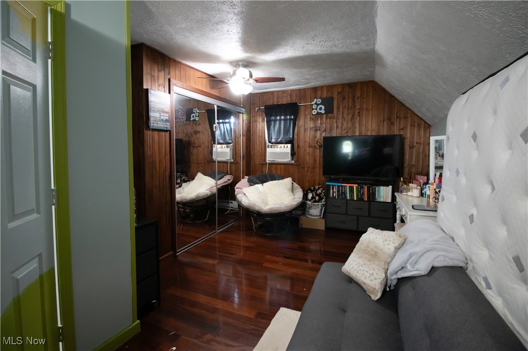1614 E 49th Street