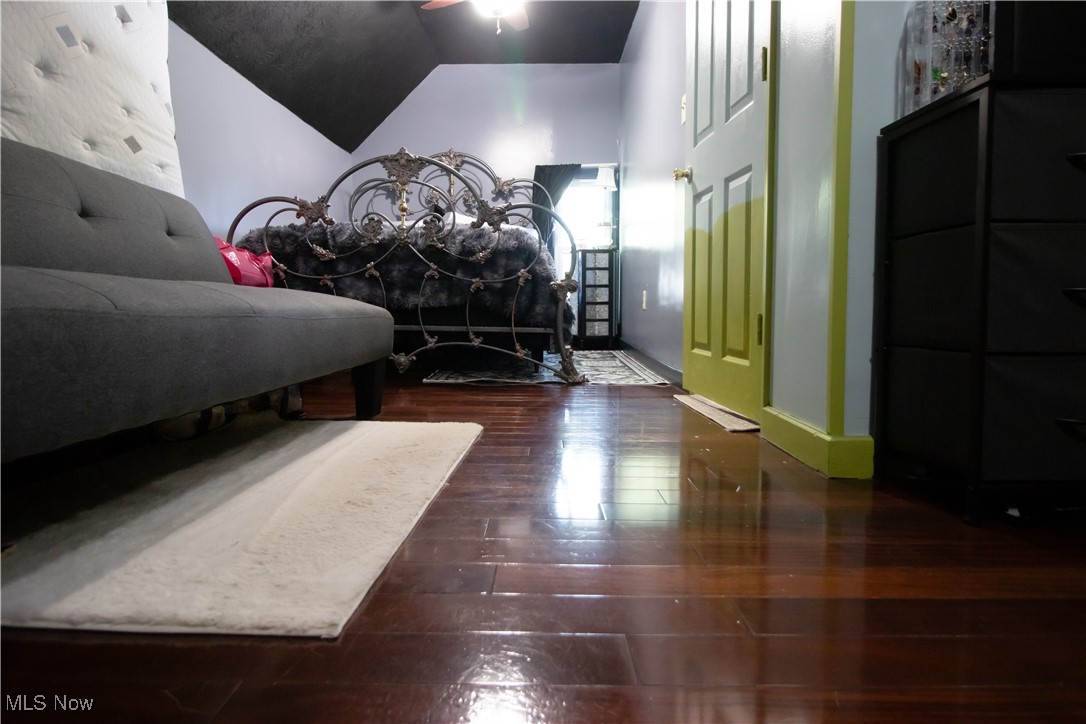 1614 E 49th Street