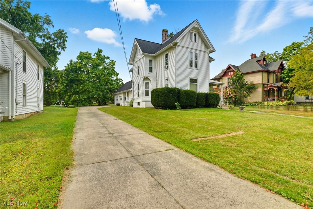 60 E Walnut Street