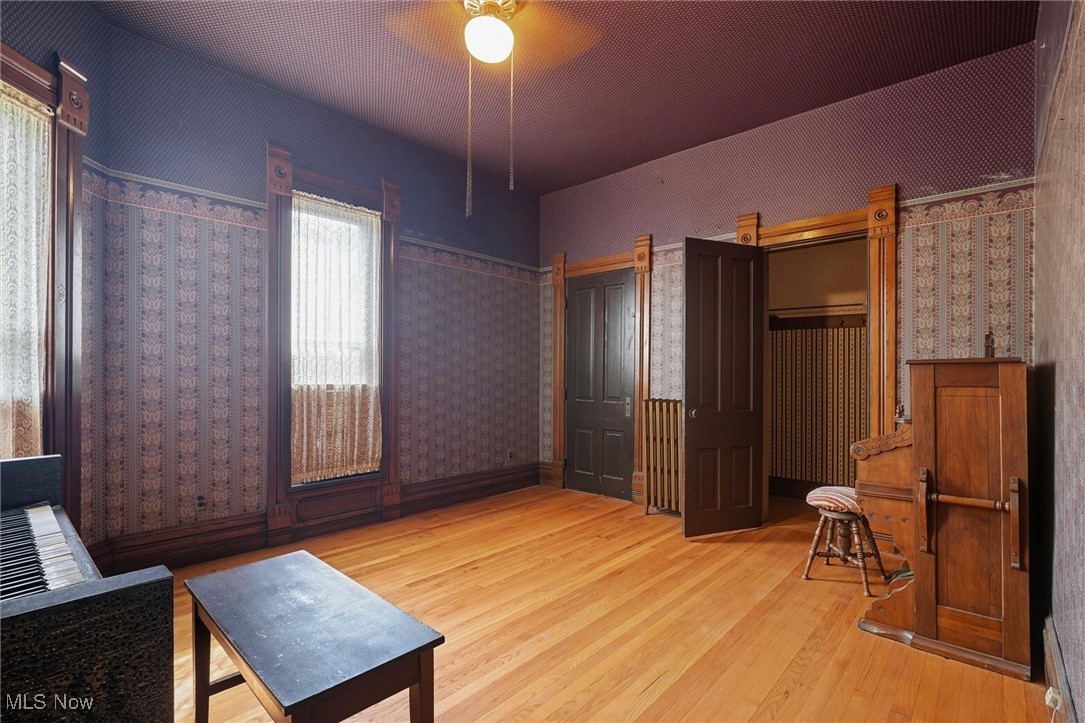 60 E Walnut Street