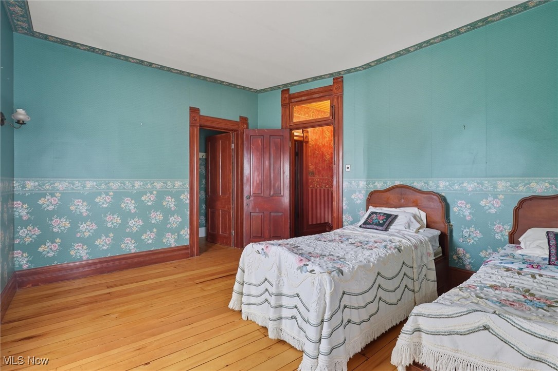 60 E Walnut Street