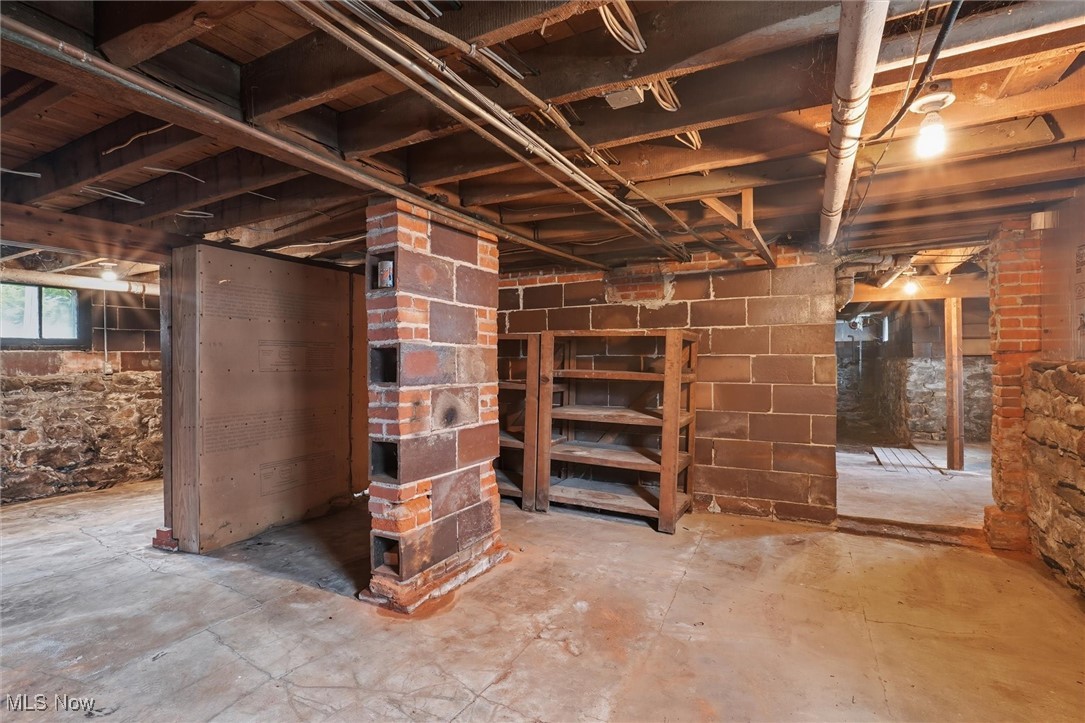60 E Walnut Street