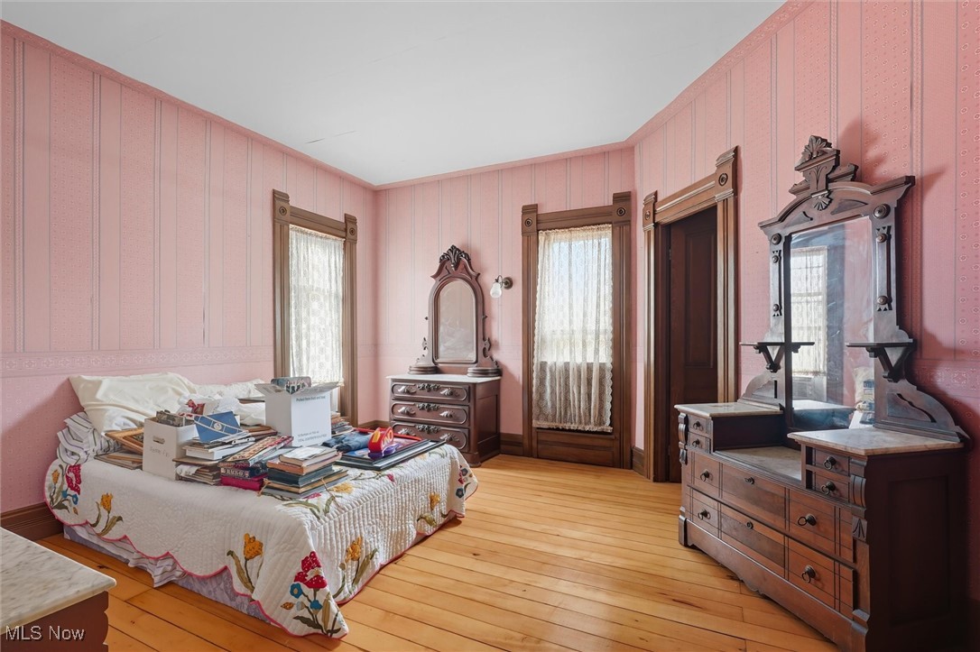 60 E Walnut Street