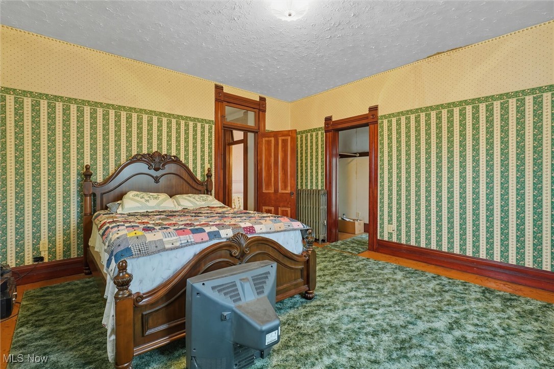 60 E Walnut Street