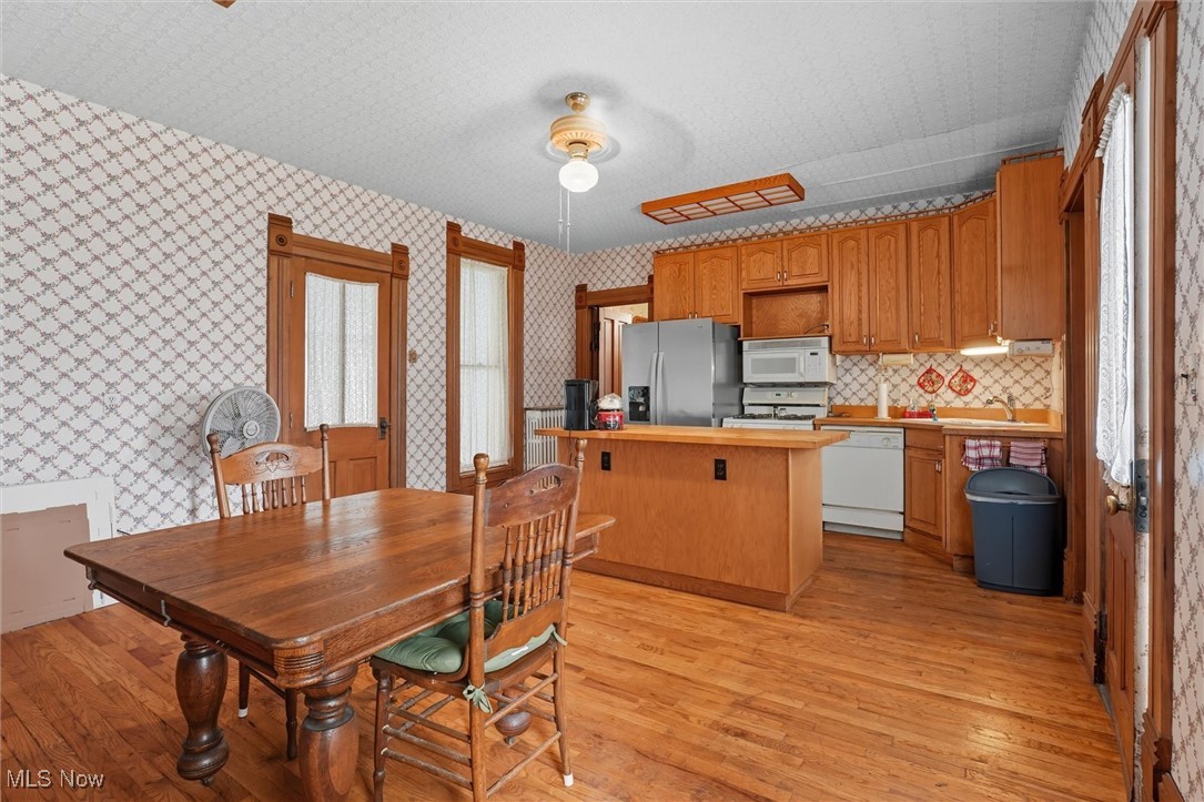 60 E Walnut Street