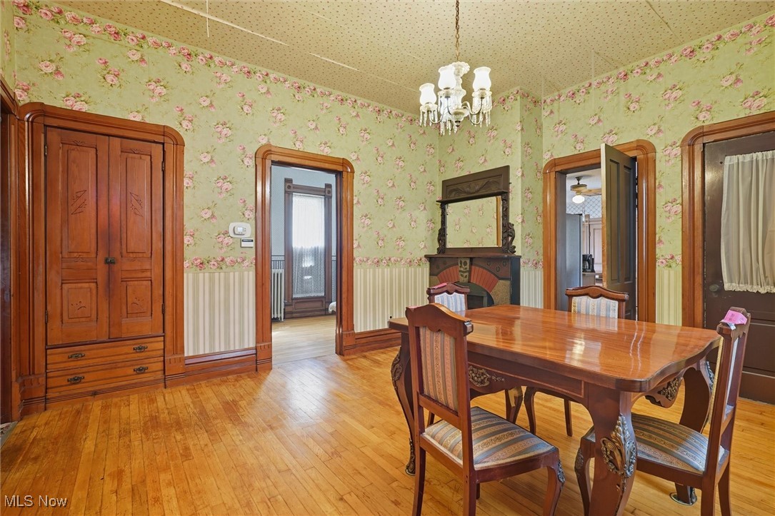 60 E Walnut Street