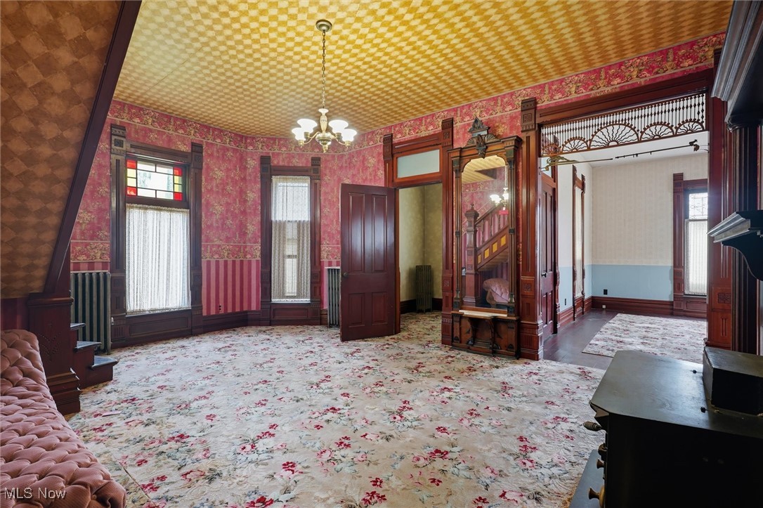 60 E Walnut Street