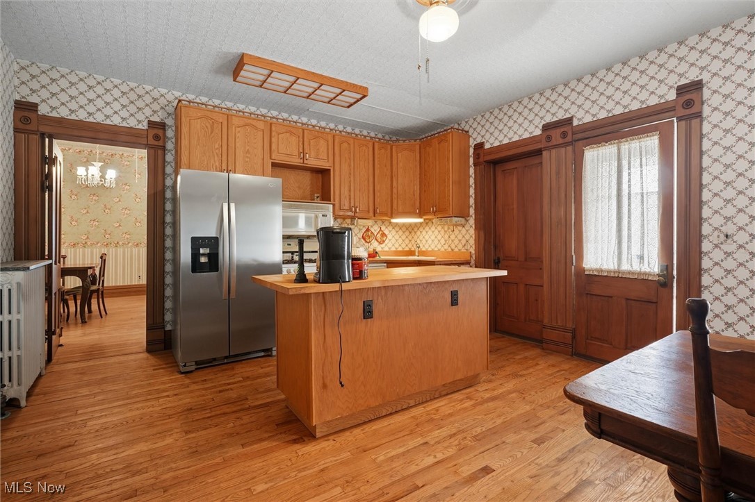 60 E Walnut Street