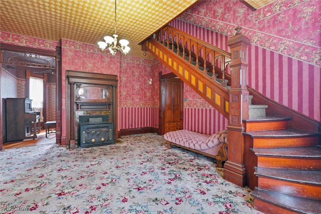 60 E Walnut Street