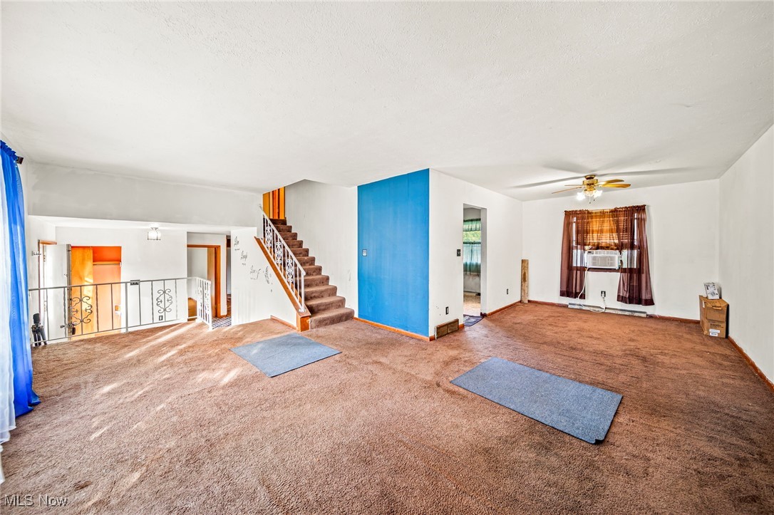 3335 N Maple Lane