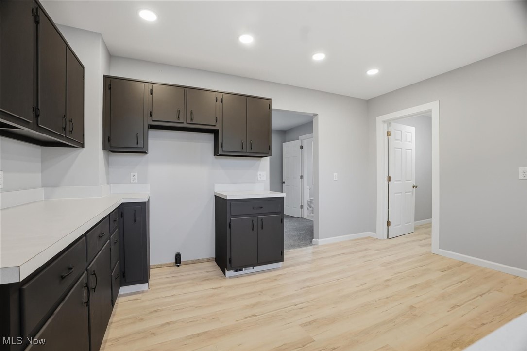 949 E 6th Street