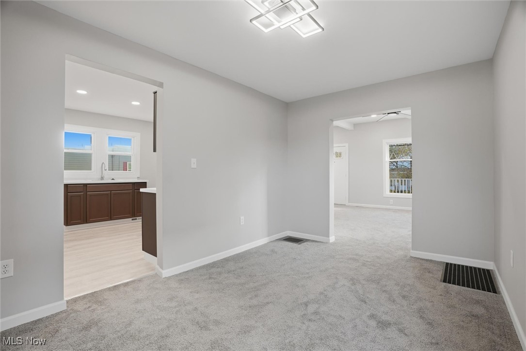 949 E 6th Street