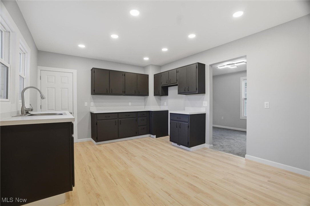 949 E 6th Street
