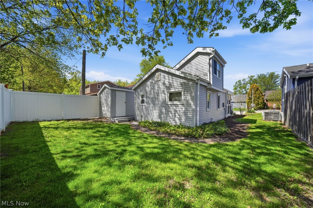 5825 Lake Road