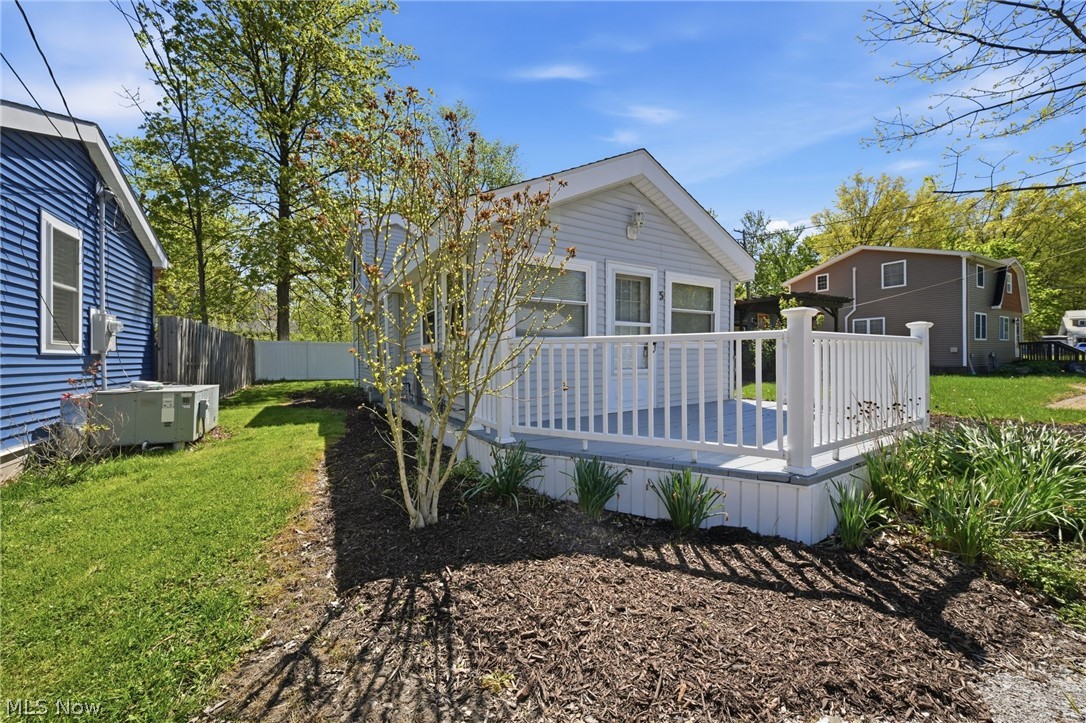 5825 Lake Road