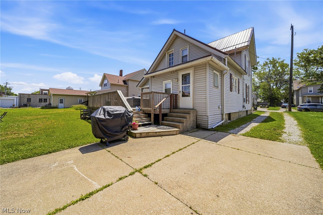 1633 W 5th Street