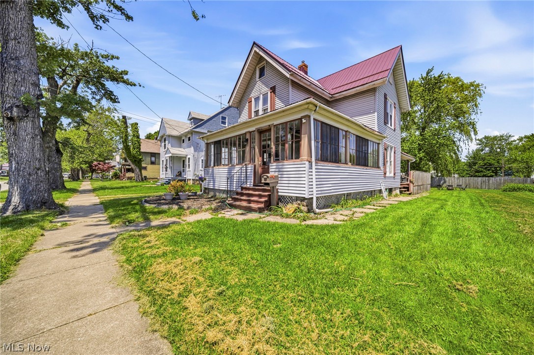 1633 W 5th Street