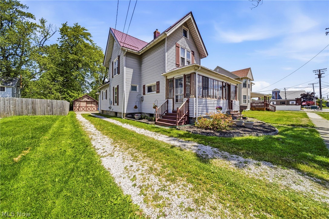 1633 W 5th Street