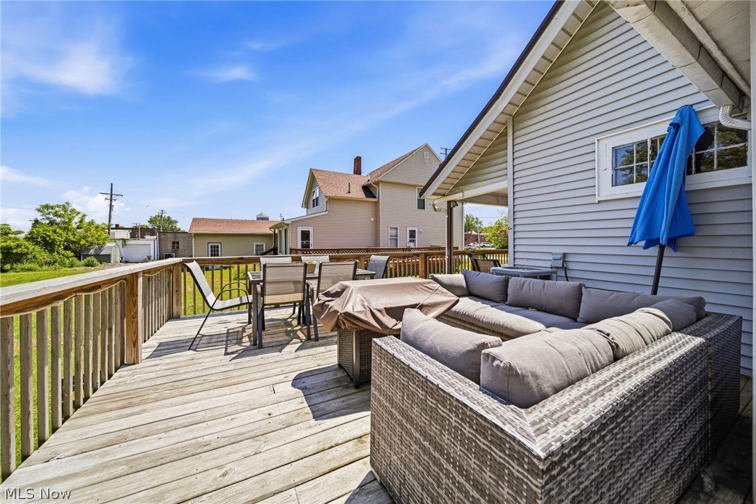 1633 W 5th Street