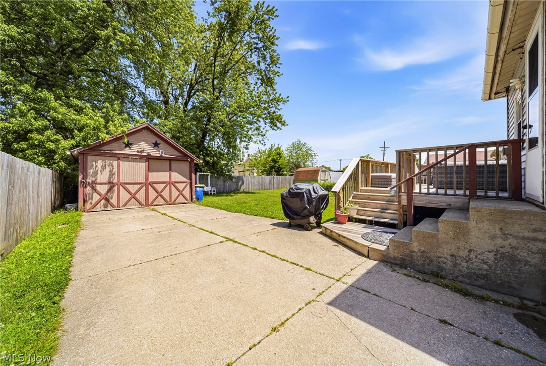 1633 W 5th Street