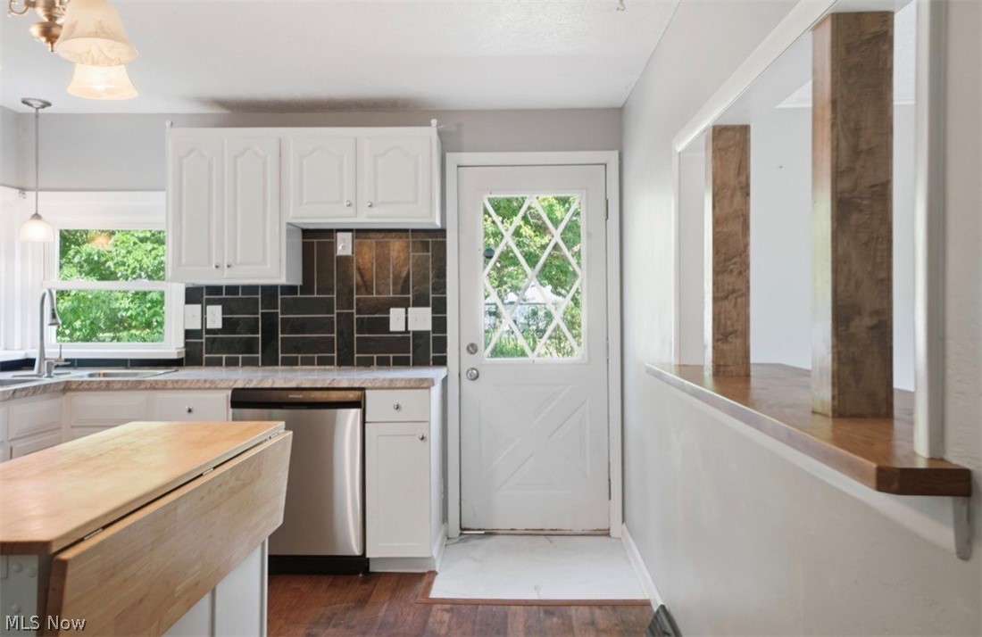 1403 Carson Road