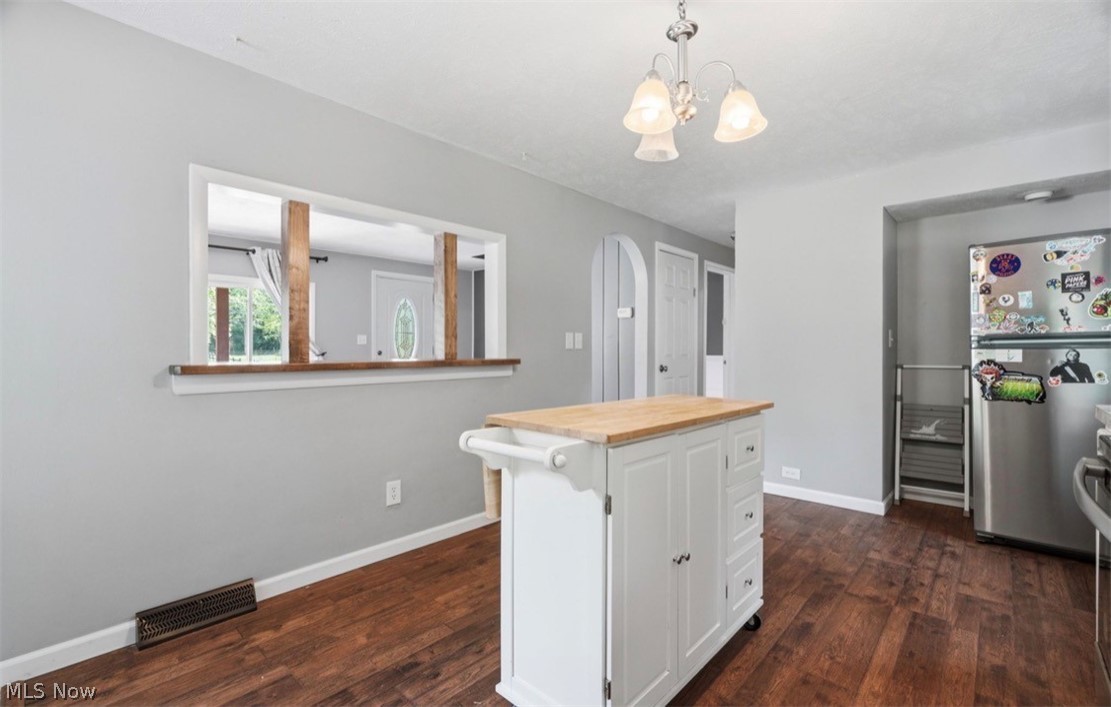 1403 Carson Road