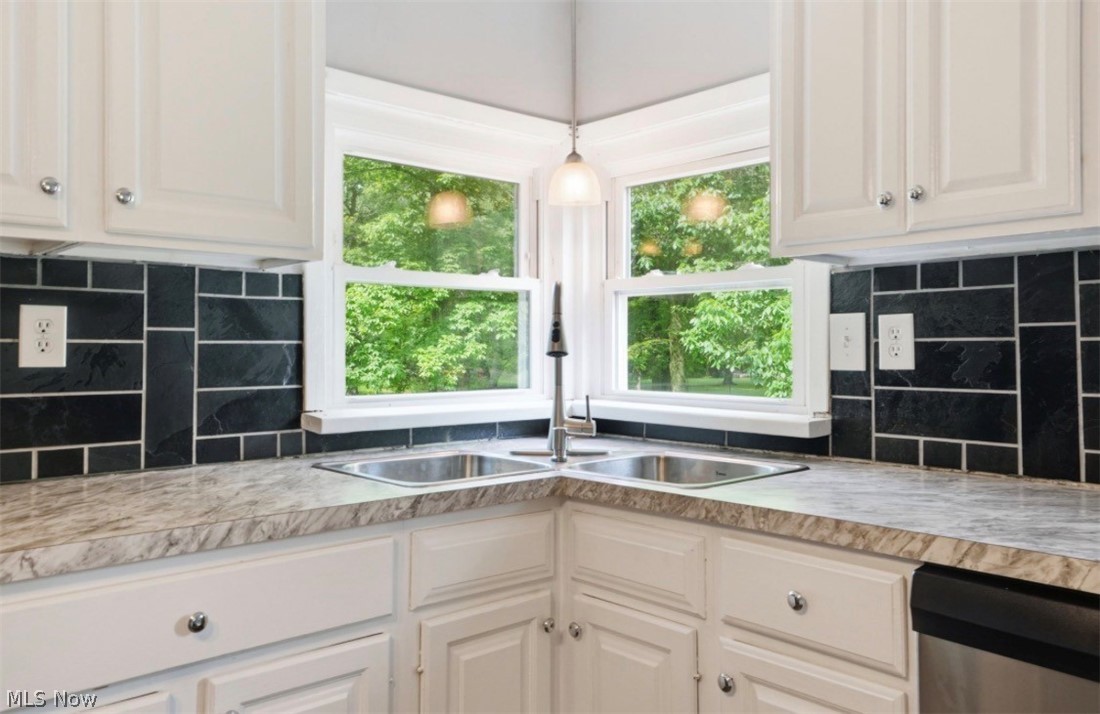 1403 Carson Road