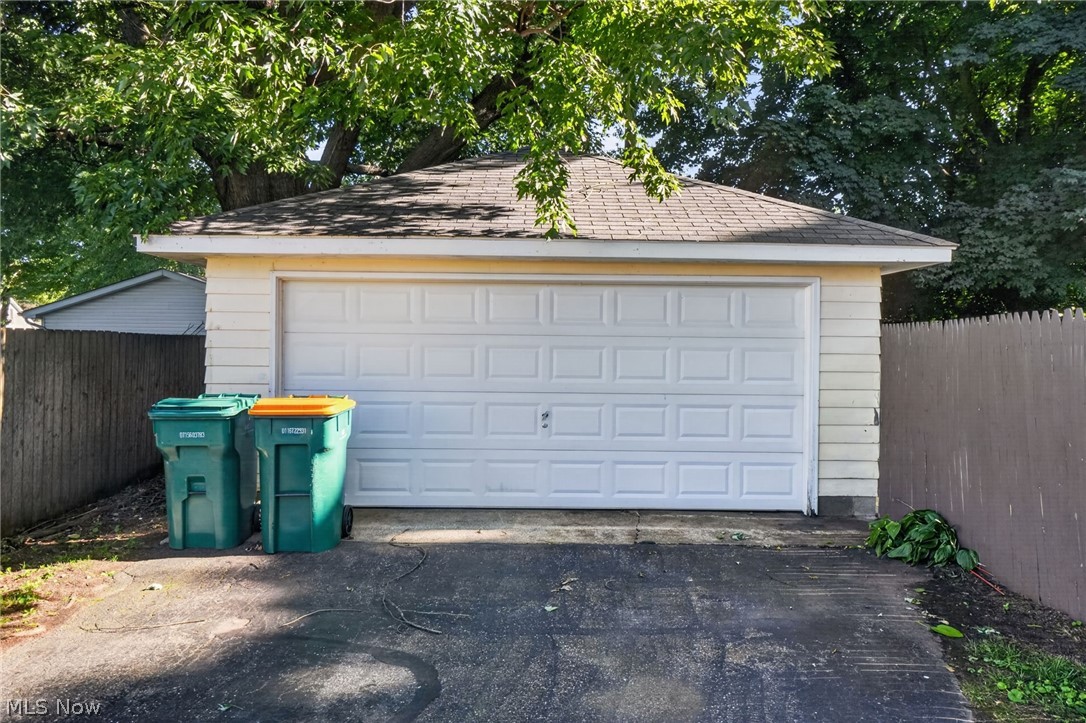 3912 Lake Road W
