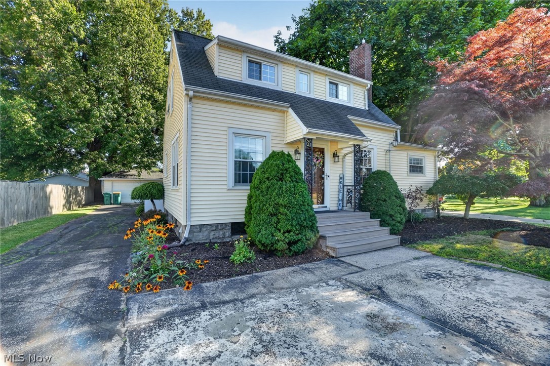 3912 Lake Road W