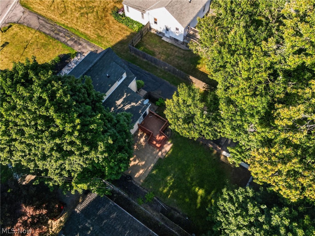 3912 Lake Road W