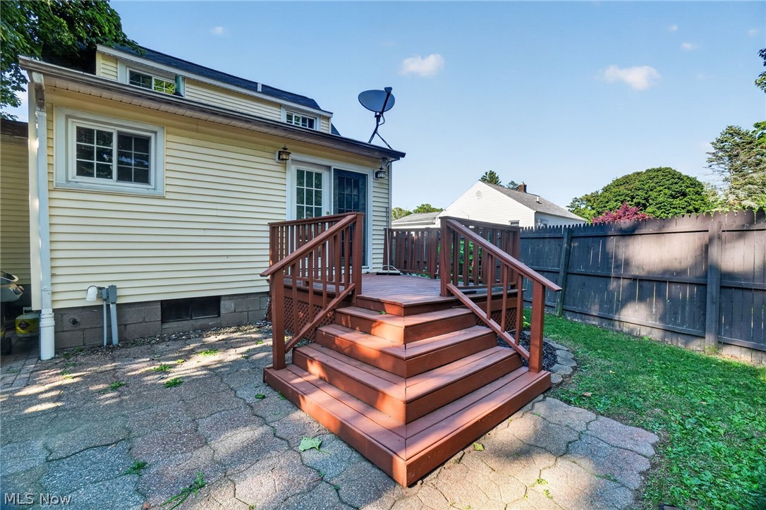 3912 Lake Road W