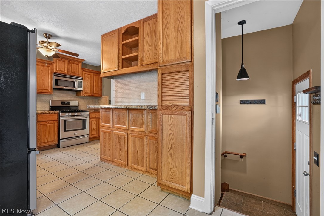 3912 Lake Road W