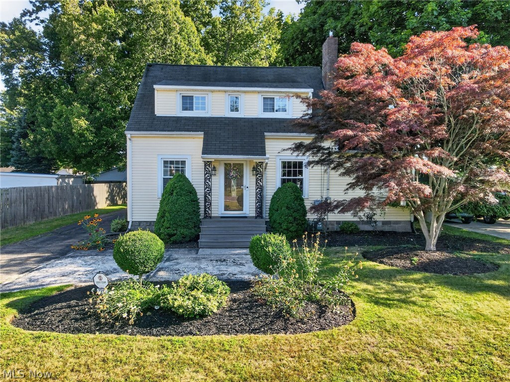 3912 Lake Road W