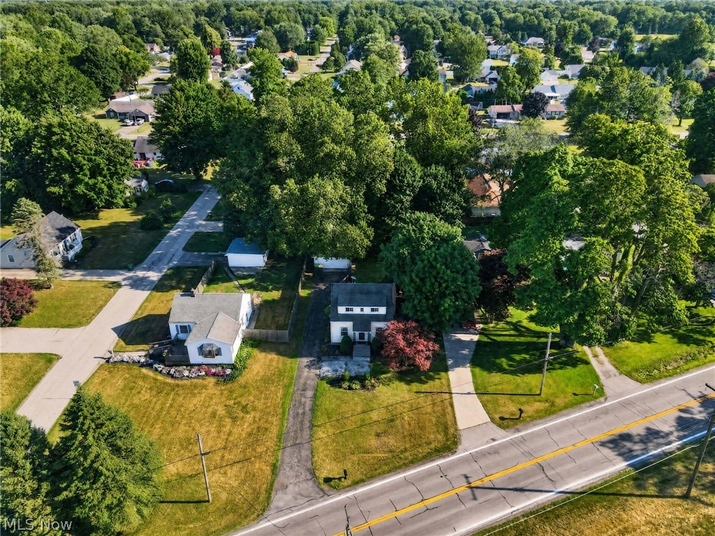 3912 Lake Road W