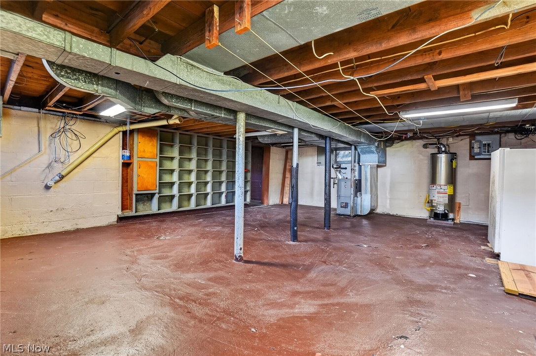 3912 Lake Road W