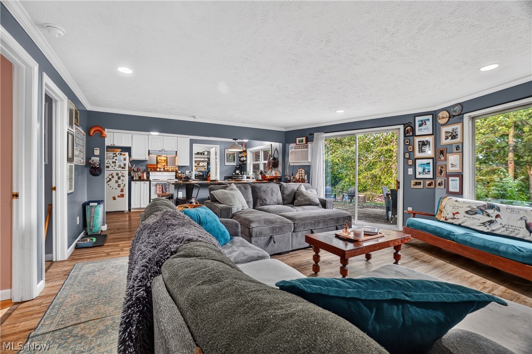 554 E River View Drive