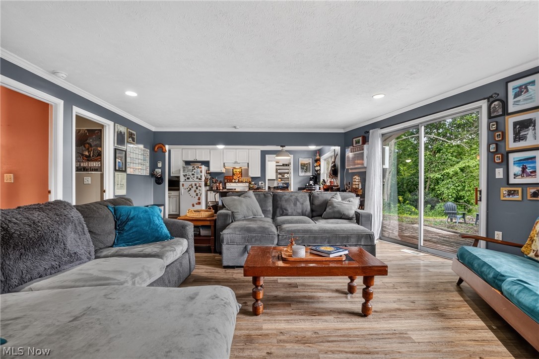 554 E River View Drive