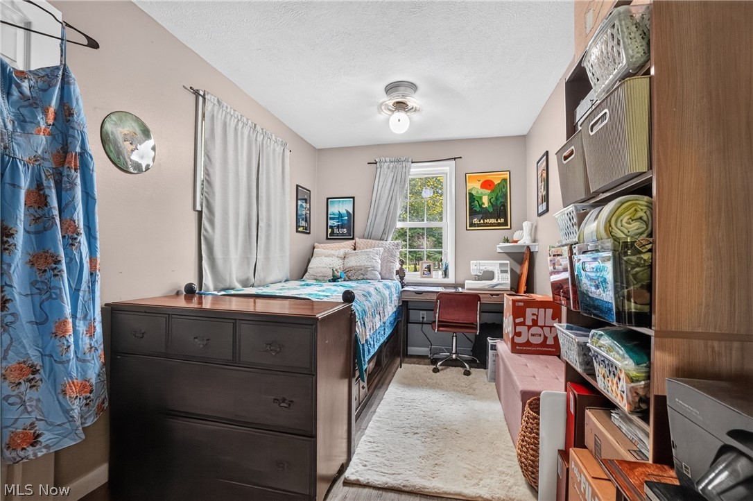 554 E River View Drive