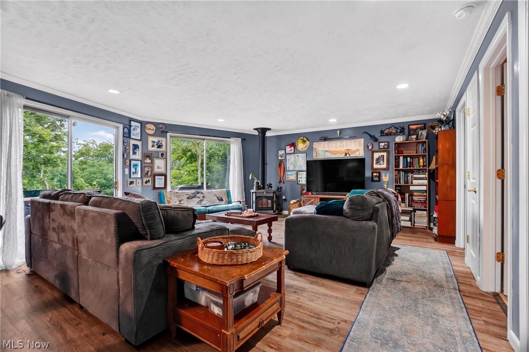 554 E River View Drive