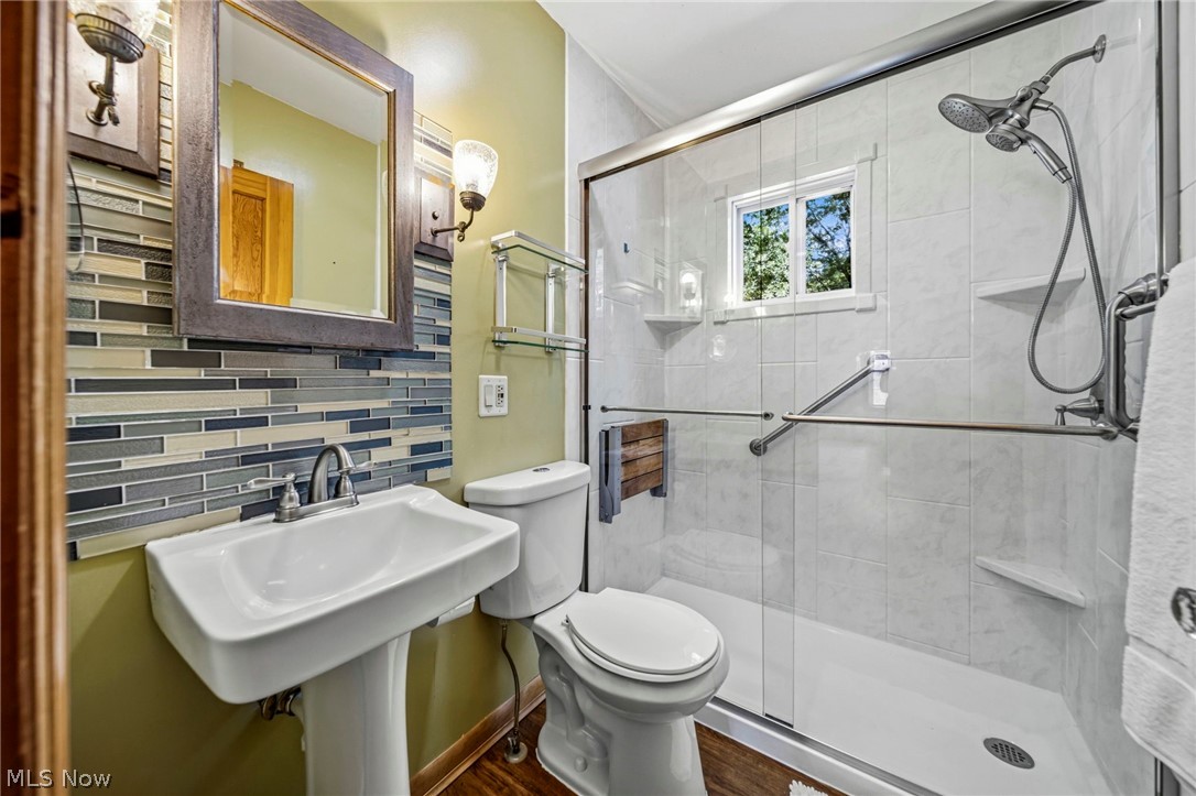 1809 W 16th Street