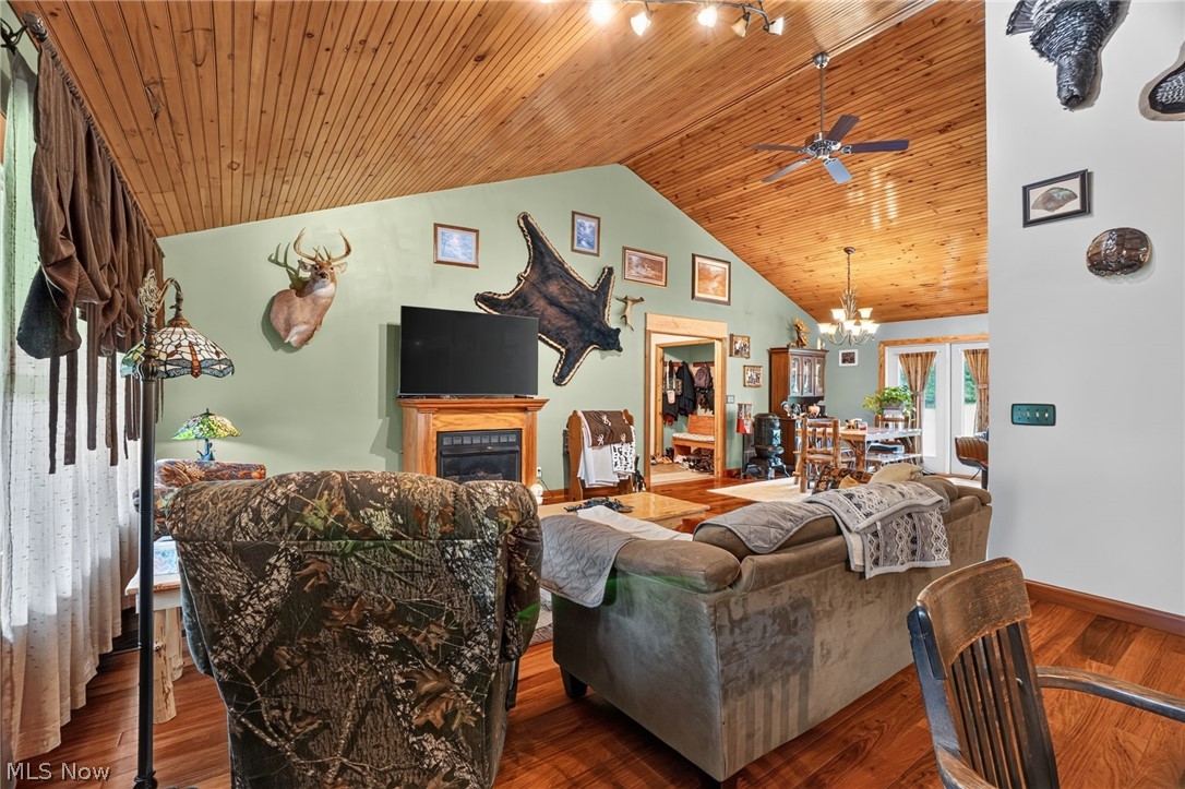 4393 Middle Road