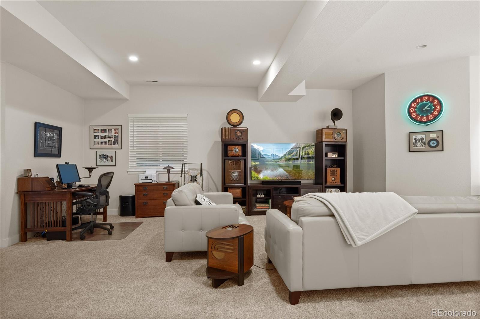 6823 Surrey Trail