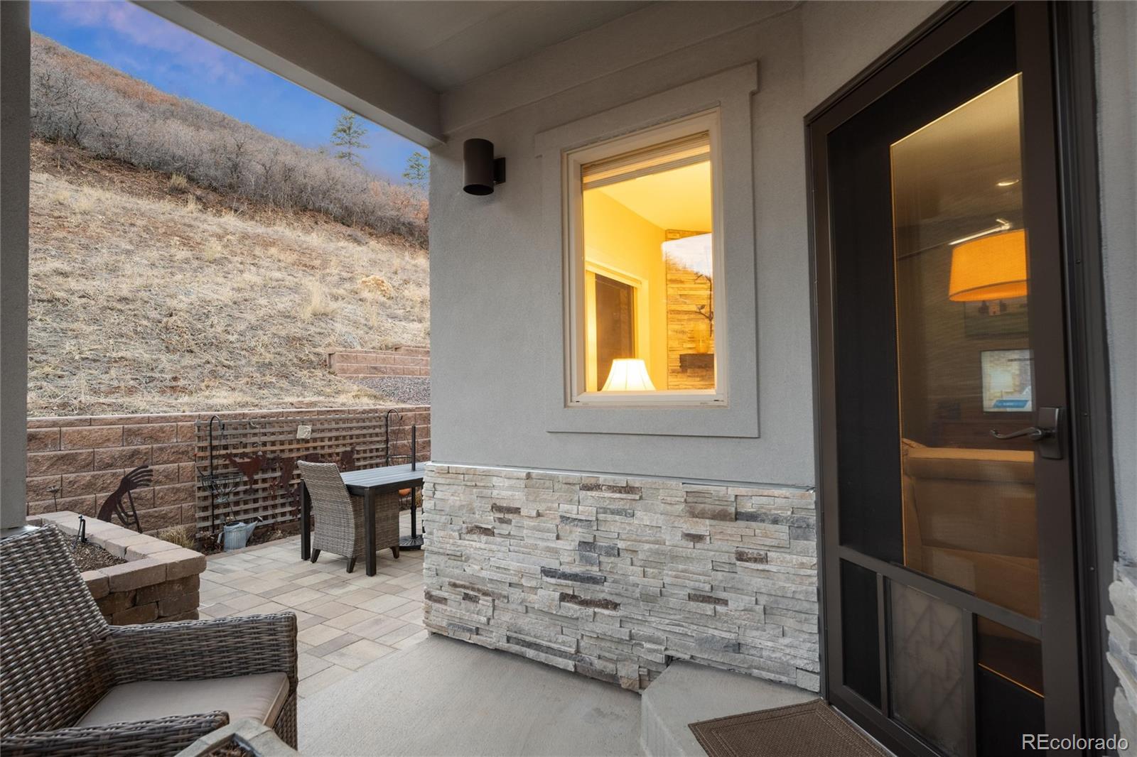 6823 Surrey Trail