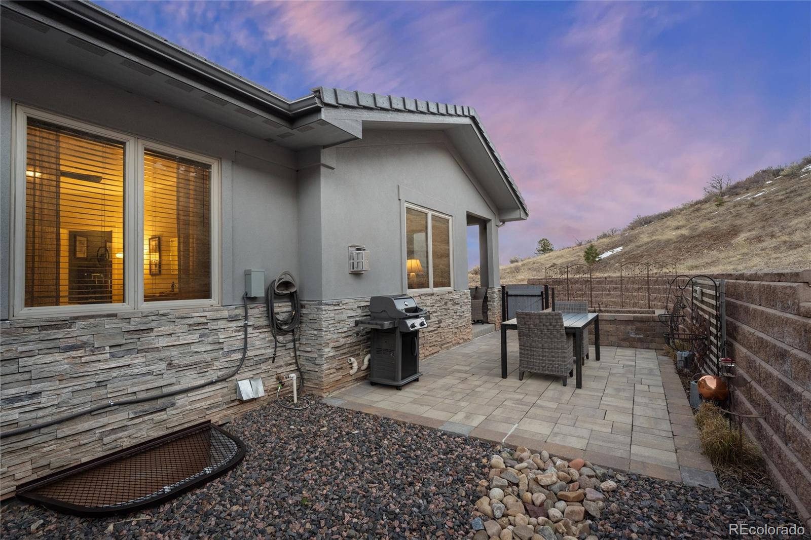 6823 Surrey Trail