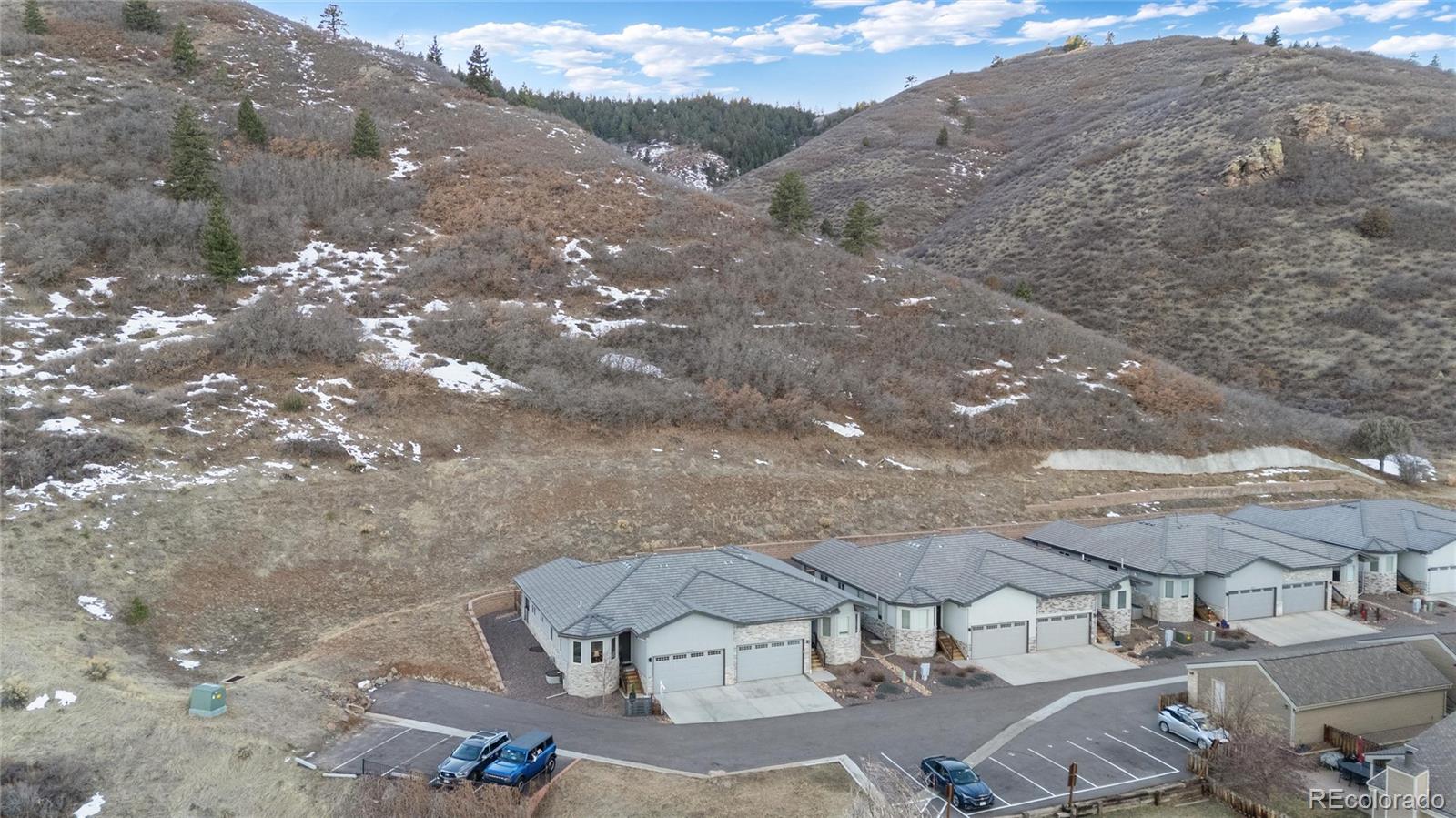 6823 Surrey Trail